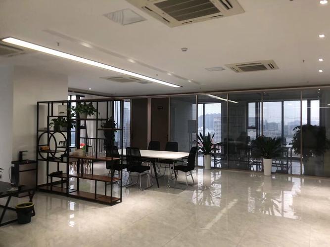 科技赋能，智创未来 互联网与信息技术服务的实践与展望